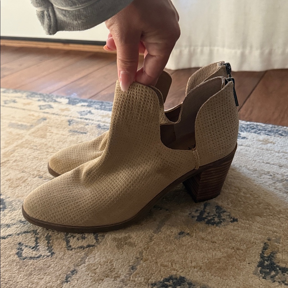 Lucky Brand Tan Ankle Boots with Block Heel
